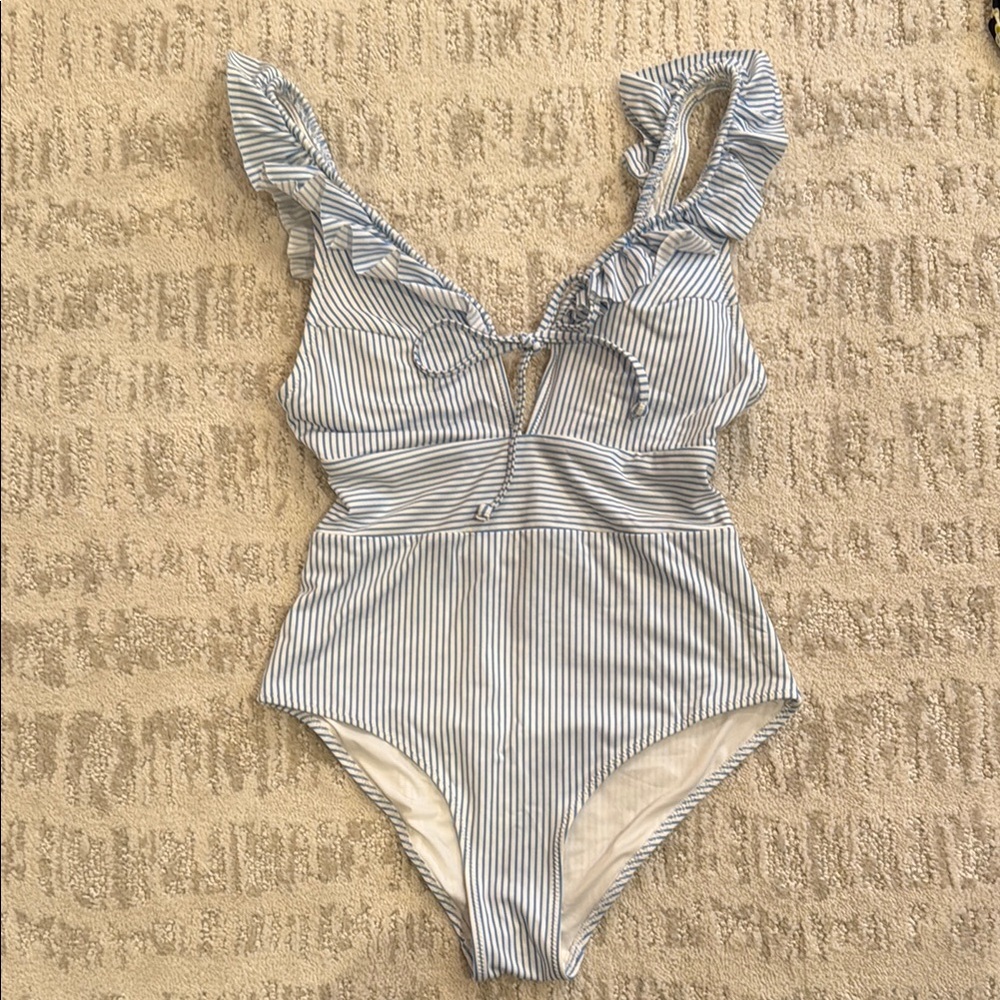 H&M one piece swimsuit